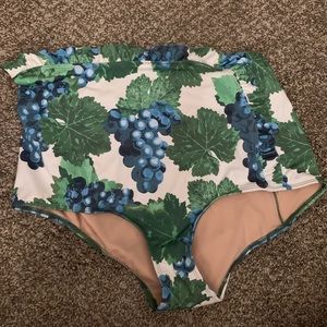 Kortni Jeane cascading bottoms